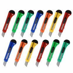 Нож канцелярский 18 мм КОМПЛЕКТ "10 шт. + 3 шт. В ПОДАРОК", фиксатор, STAFF EVERYDAY, 238771 - фото 16563461