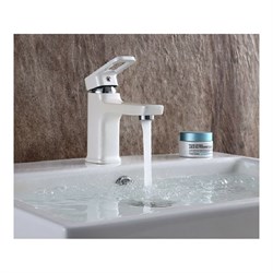 Смеситель для раковины MYNAH 140 мм, белый, однорычажное управление, монтаж на одно отверстие, на гайке, гибкая подводка - фото 16655978