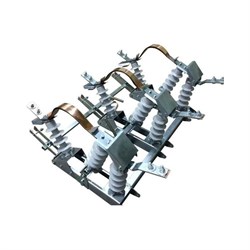 Разъединитель НИЛЕД УХЛ1 с приводом ПР-02-7 УХЛ1 с КМЧ 6200 - фото 17075967